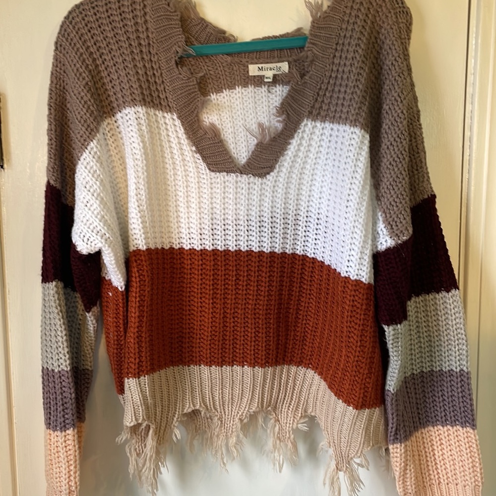 Distressed Cropped Sweater - Picture 3 of 7